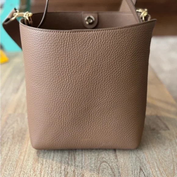 Cuyana Linea Bucket Bag